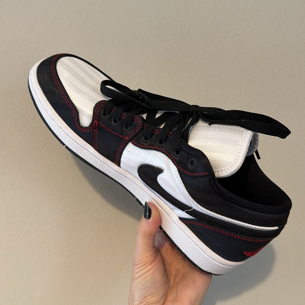 NIB Air Jordan 1 Low SE UTL size 8.5